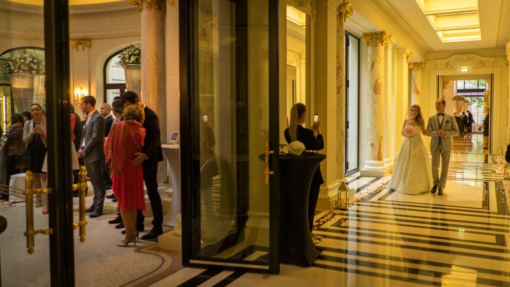 Cérémonie laïque à l'Hotel Peninsula de Paris