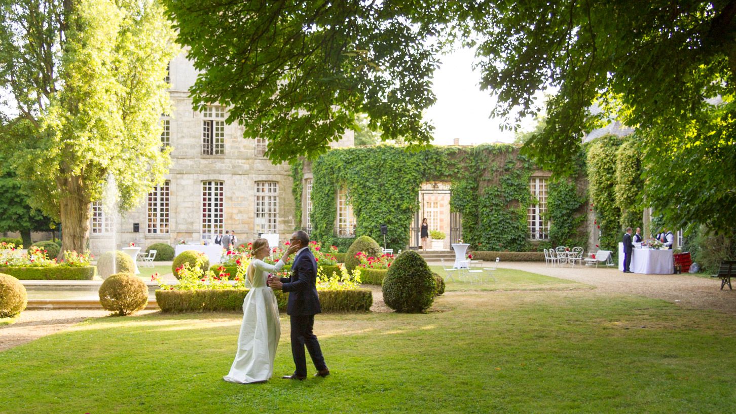 DJ et Mariés au Château de Nandy