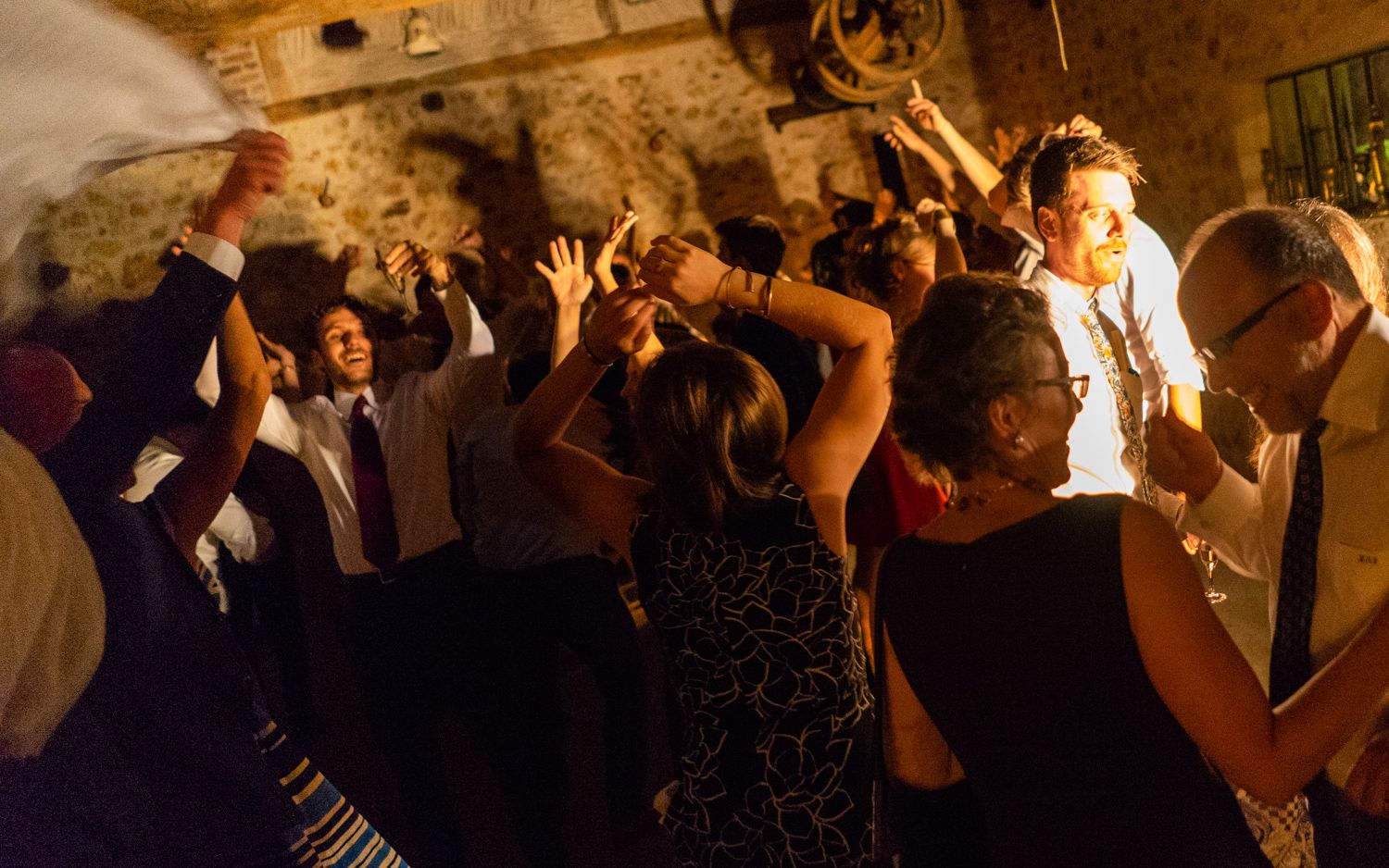 soiree-dj-les-bonnes-joies Soirée DJ de mariage